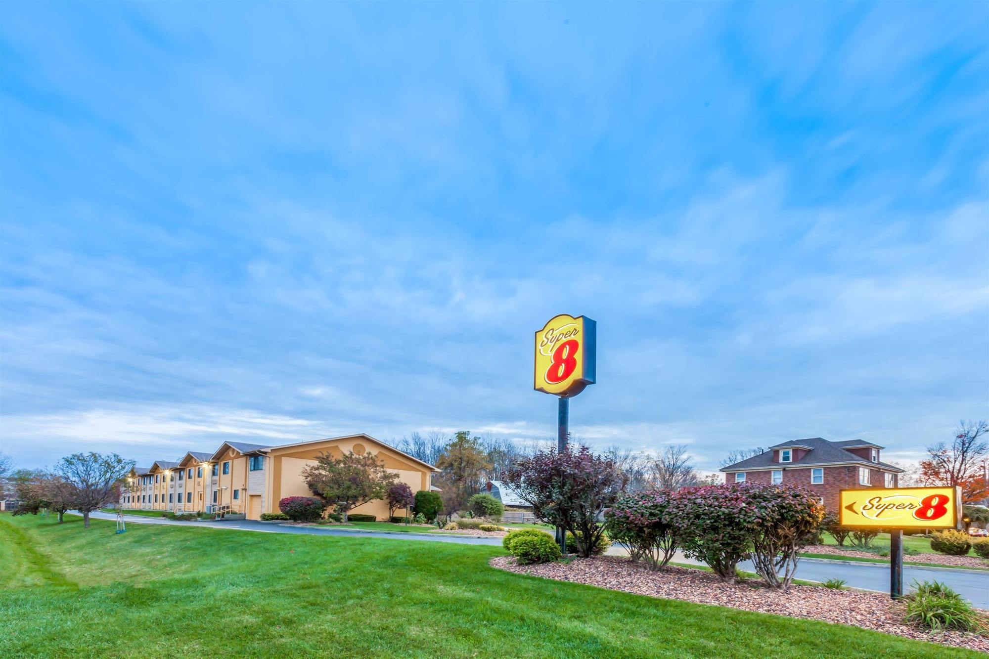 Super 8 By Wyndham Liverpool/Clay/Syracuse Area Exterior foto